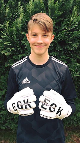 elite goalkeeping gloves